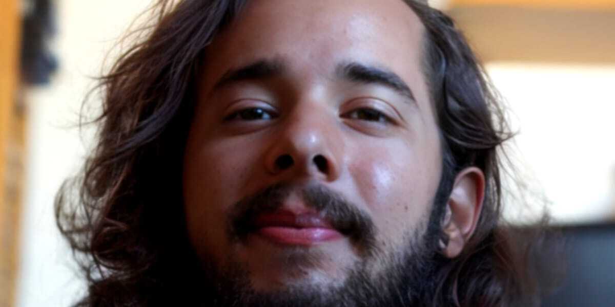 Bruno Abrahão atualmente está barbado e vive uma vida bem diferente da época em que era ator (Foto Reprodução/Internet)