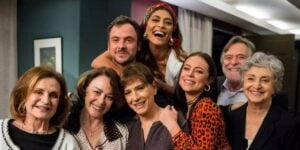 José de Abreu com o elenco de 