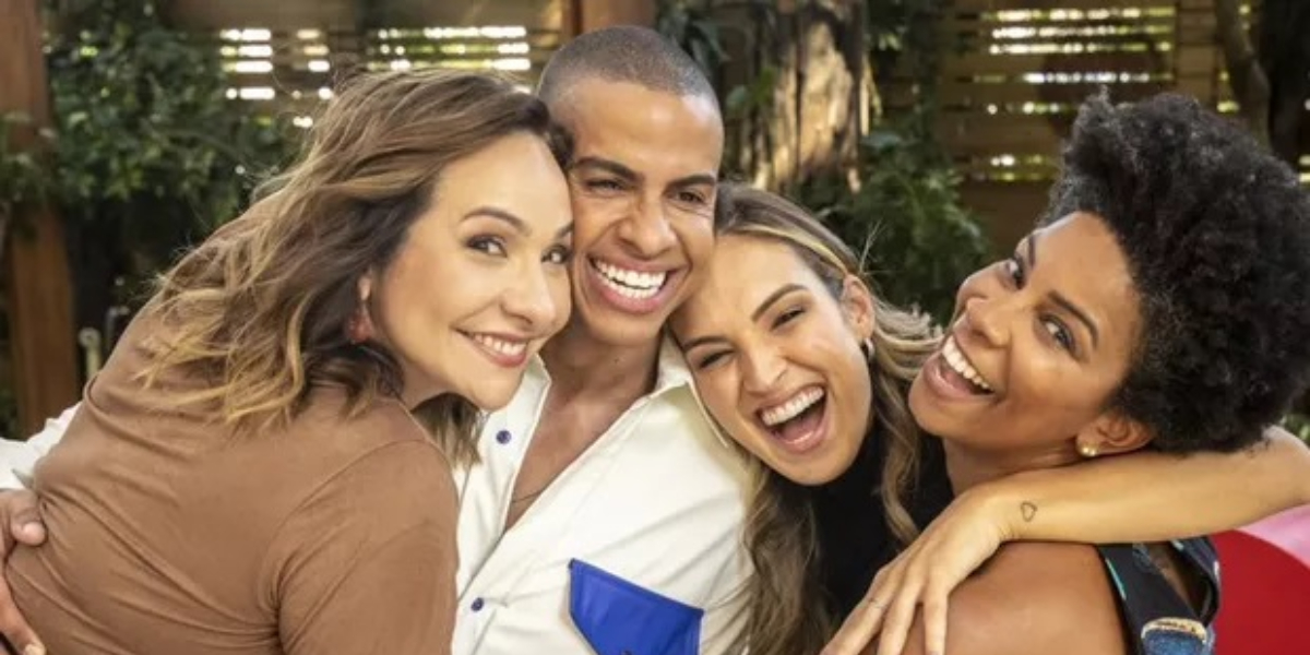 http://tvfoco.uai.com.br/wp-content/uploads/2015/05/Daniela-Mercury.jpg