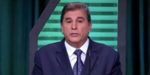 Carlos Nascimento deu uma das notícias mais absurdas do mundo (Foto: Reprodução/SBT)