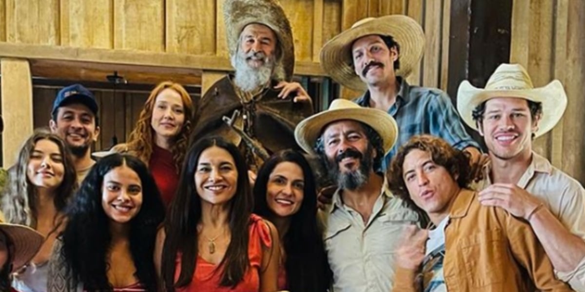 http://tvfoco.uai.com.br/wp-content/uploads/2015/05/Daniela-Mercury.jpg