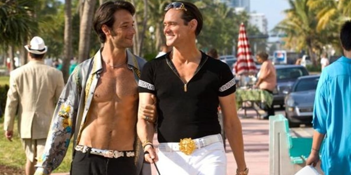 Rodrigo Santoro e Jim Carey em cena do filme O Golpista do Ano - Foto: Reprodução