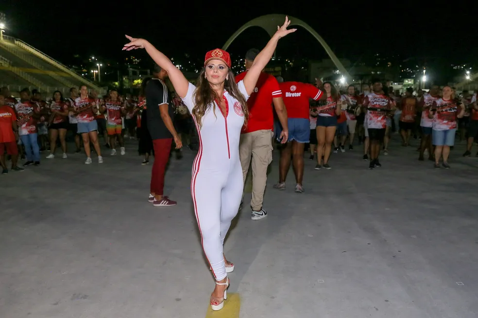 Viviane Araújo durante ensaio da Salgueiro (Foto: Reprodução)