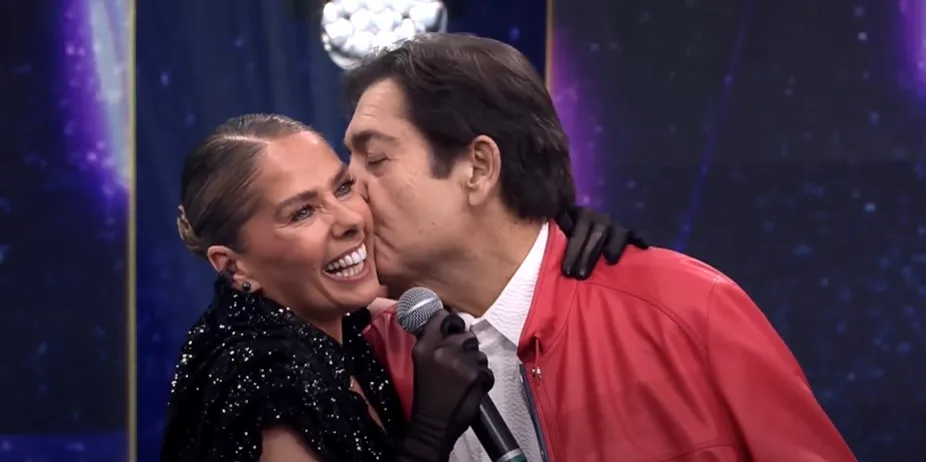 Adriane Galisteu e Fausto Silva - Foto Reprodução Faustão na Band