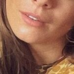 Caitlin Stasey - Foto Reprodução Internet
