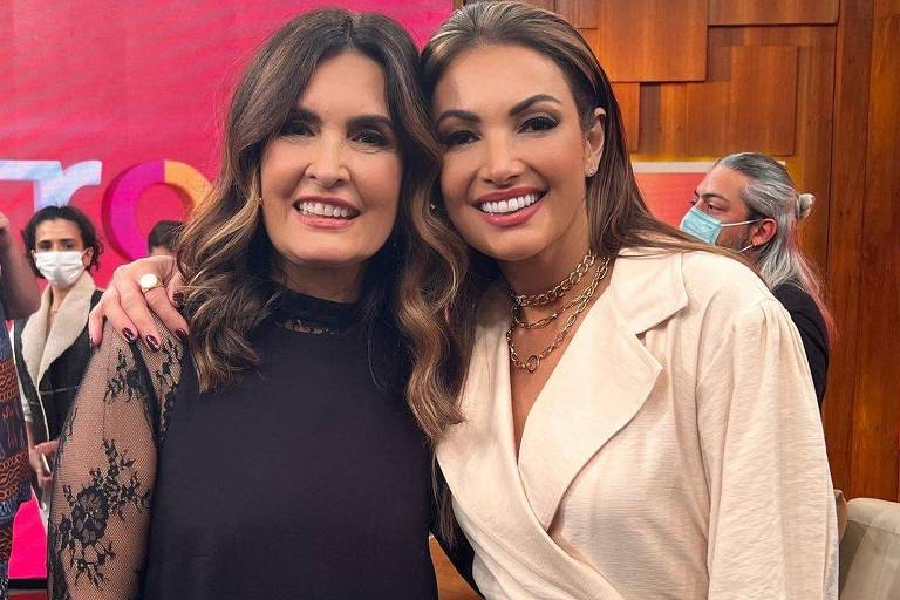 Fátima Bernardes ao lado de Patrícia Poeta, no 'Encontro', da Globo (Foto: Reprodução/ Internet)
