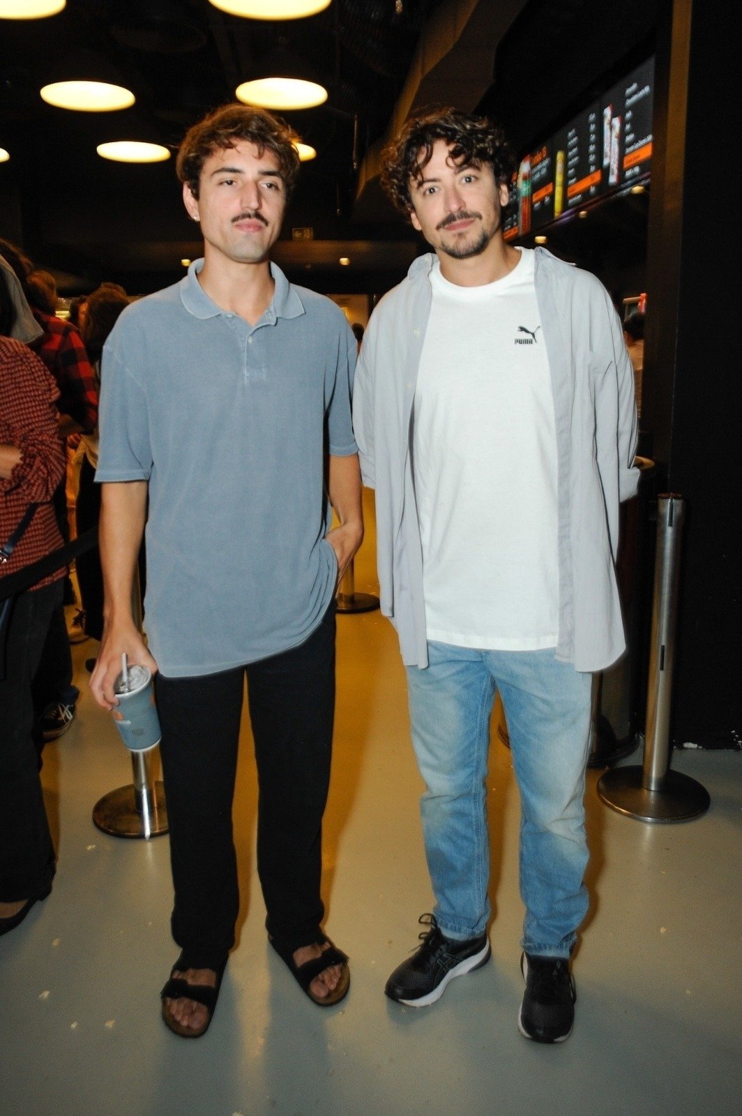 Cicero Ibeiro e Jesuíta Barbosa na première do filme O Rio do Desejo, em São Paulo - Foto AgNews