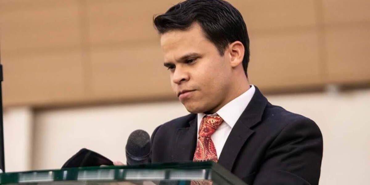 Segundo Leonardo Sale, Elizeu Rodrigues não ficou famoso pelo seu ministério e sim por bater em famosos e pessoas de destaque (Foto Reprodução/Internet)