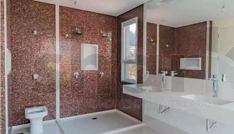 Banheiro da casa do sertanejo (Foto: Reprodução/ Internet)