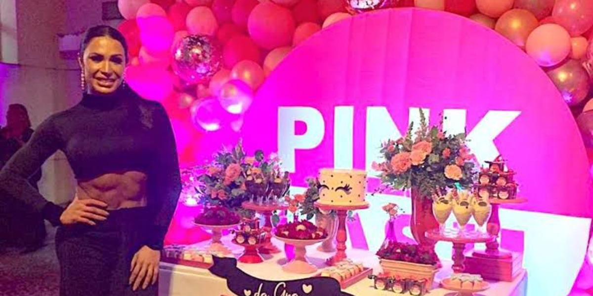 Gracyanne Barbosa na estreia da PinK Lash (Foto:Reprodução/UOL)