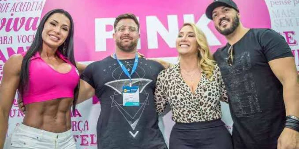 Gracyanne Barbosa e equipe da Pink Lash (Foto:Reprodução/R7)
