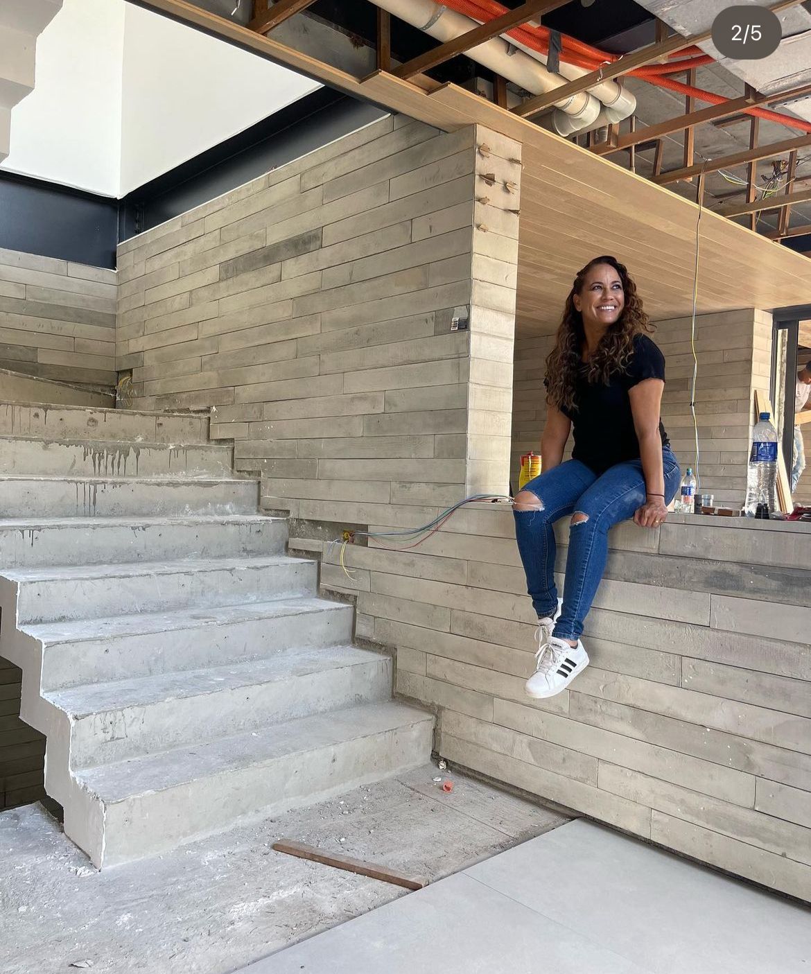 Renata Alves, apresenadora do Hoje em Dia, da Record, divulga fotos da sua casa sendo reformada - Foto Reprodução Instagram