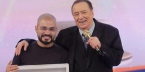 Yudi Tamashiro ao lado de Raul Gil - Foto Reprodução SBT
