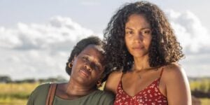 Jussara (Tatiana) e Aline (Bárbara Reis) em Terra e Paixão. (Foto: Reprodução / TV Globo)