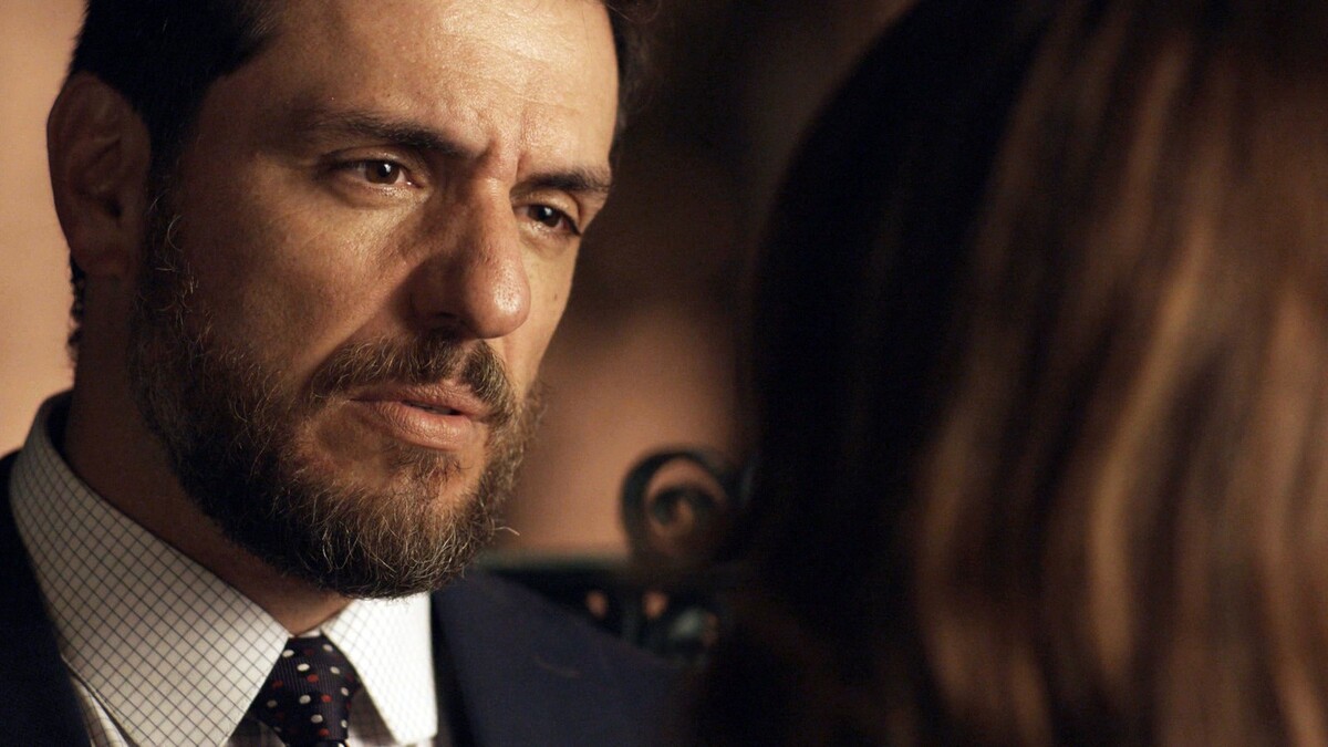 Rodrigo Lombardi foi o nome que substituiu Domingos Montagner em "Carcereiros" porém ele estava cotado para a novela "Força do Querer" que iria iniciar no mesmo ano