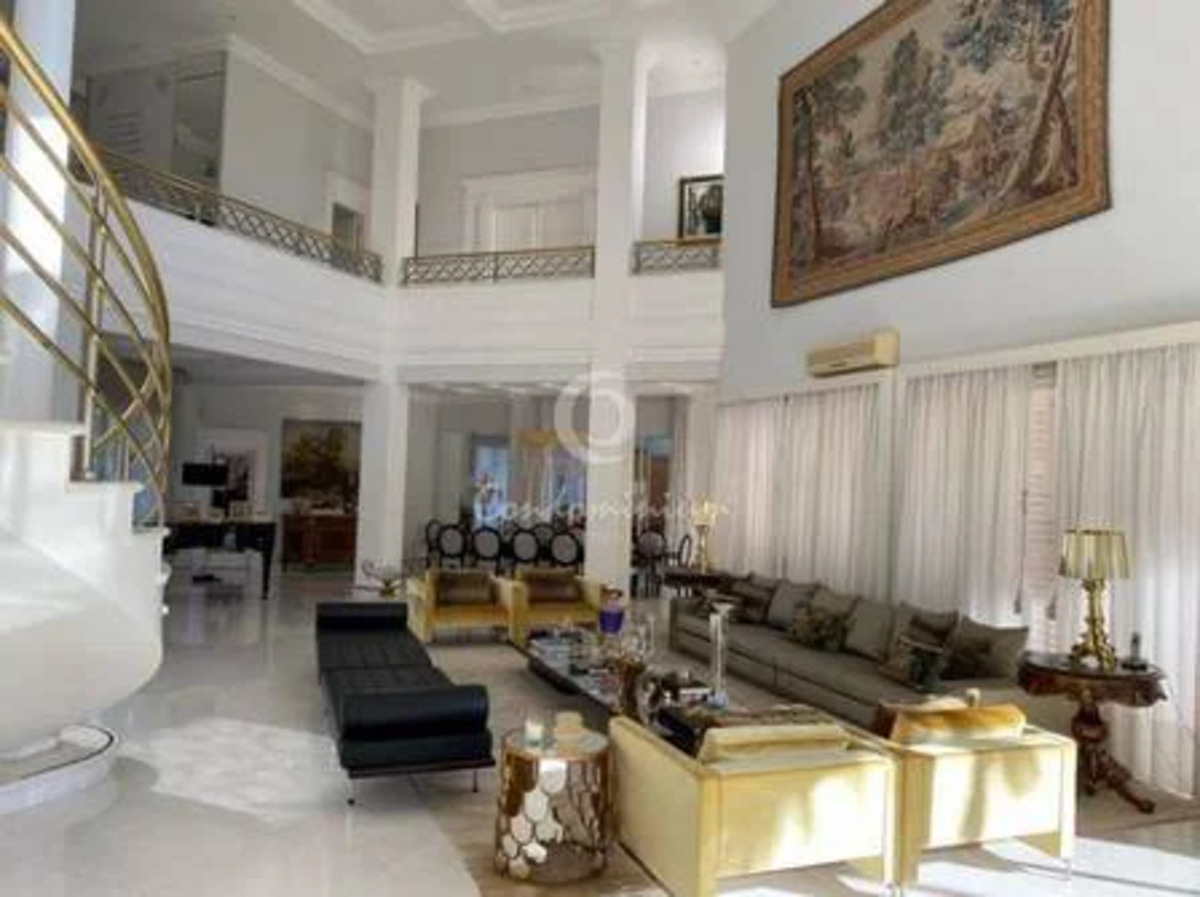 Sala de estar da mansão do artista (Foto Reprodução/Internet)
