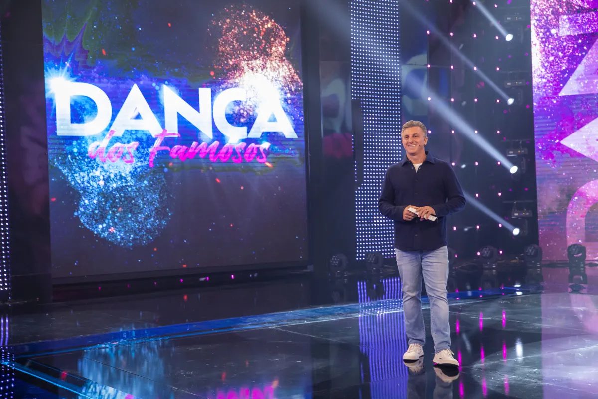 http://www.otvfoco.com.br/wp-content/uploads/2015/05/Daniela-Mercury.jpg