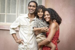 Samuel (Ítalo Martins), Aline (Barbara Reis) e João (Matheus Assis) em Terra e Paixão. (Foto: Globo / Paulo Belote)