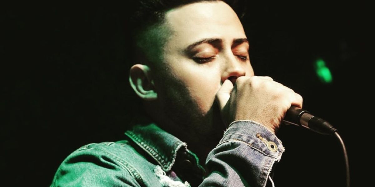 Paulinho Moraes em show (Foto: Reprodução / Instagram) 