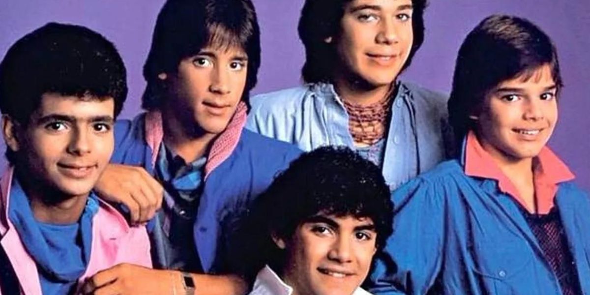 Integrantes do Menudo Ricky Martin, Charlie Rivera, Roy Rosselló, Robby Rosa, e Ray Acevedo (Foto: Reprodução / Internet)
