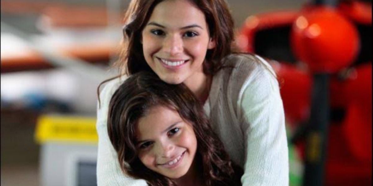 Bruna Marquezine e irmã (Foto:Reprodução/Purebreak)