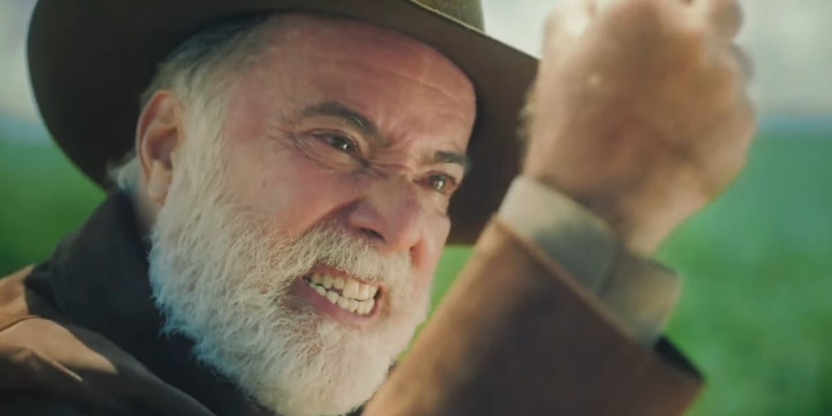 Antônio irritado na novela Terra e Paixão