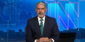 William Bonner ao vivo no Jornal Nacional (Foto: Reprodução/Internet)