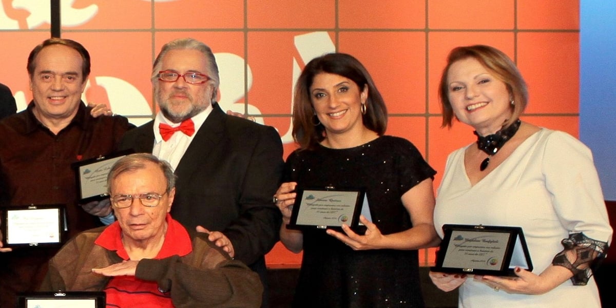 http://tvfoco.uai.com.br/wp-content/uploads/2015/05/Daniela-Mercury.jpg