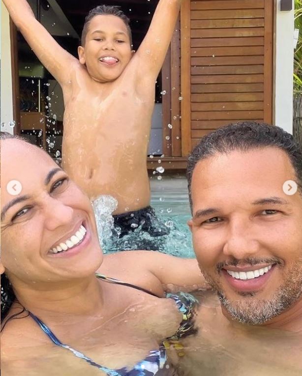jornalista do Hoje em Dia, da Record, Renata Alves e seu marido, Diego e o filho do casal - Foto Reprodução Instagram