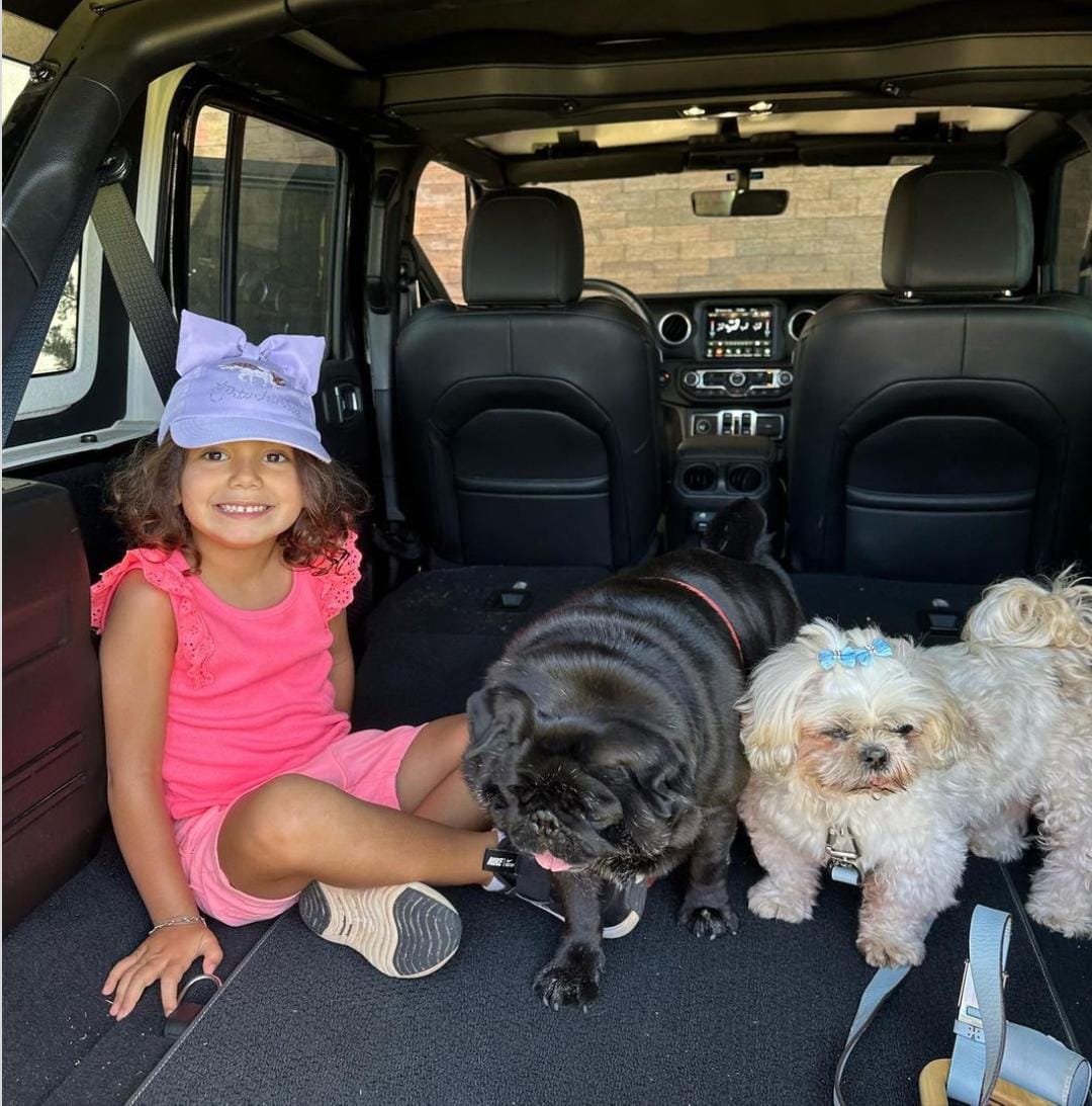 Manu, filha do csal, em uma das fotos tiradas em Itu (Reprodução: Instagram)