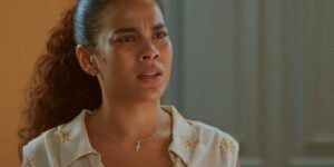 Jenifer fica até desorientada na novela Vai na Fé (Foto: Reprodução/Globo)