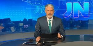 William Bonner ao vivo no Jornal Nacional (Foto: Divulgação / TV Globo)