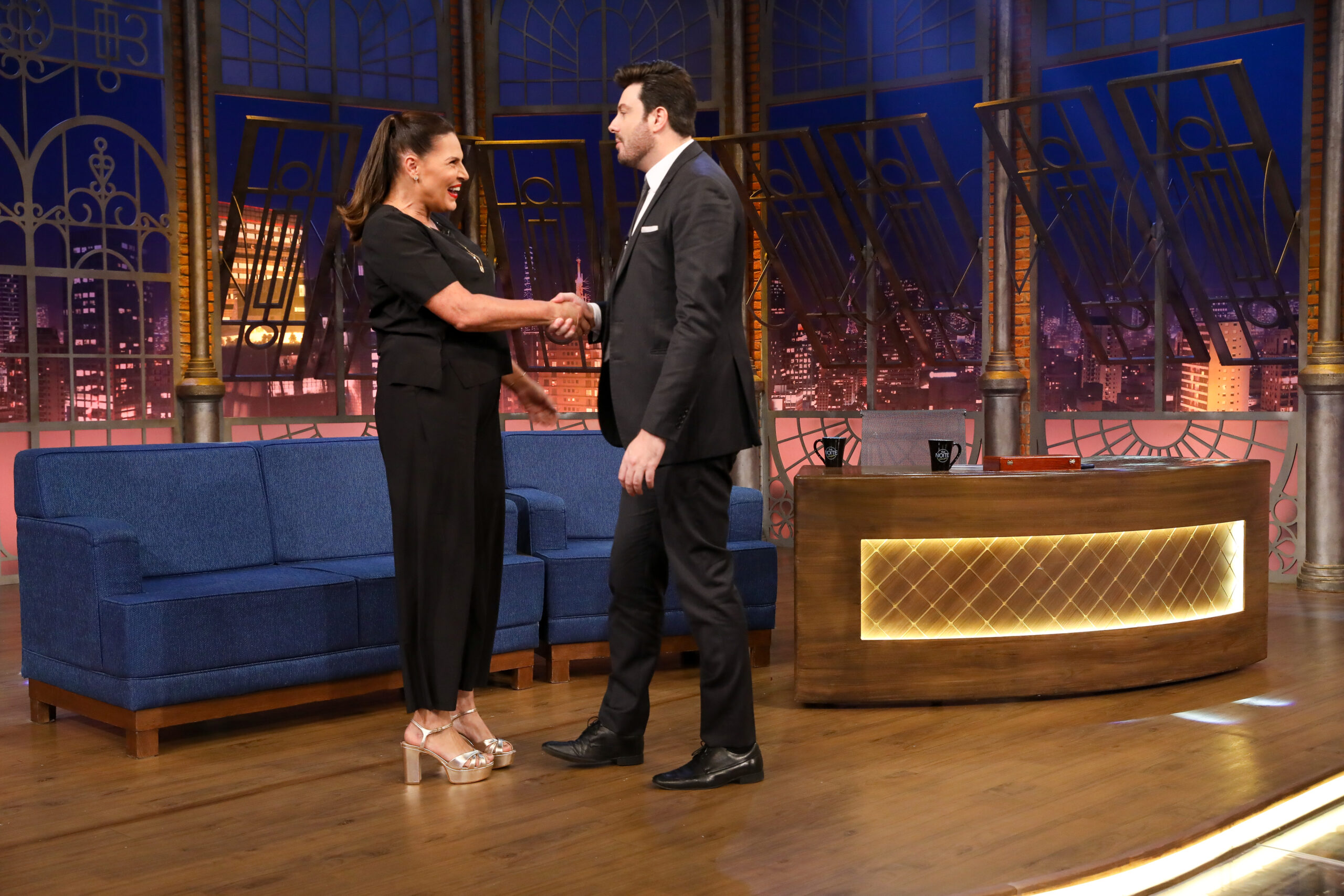 http://tvfoco.uai.com.br/wp-content/uploads/2015/05/Daniela-Mercury.jpg