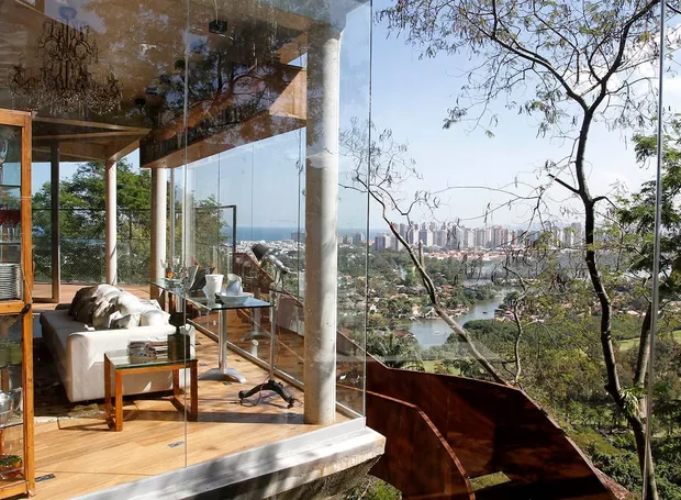 A vista para a cidade da Casa do ator, Caio, no Rio de Janeiro - Foto Reprodução Internet http://tvfoco.uai.com.br/wp-content/uploads/2015/05/Daniela-Mercury.jpg