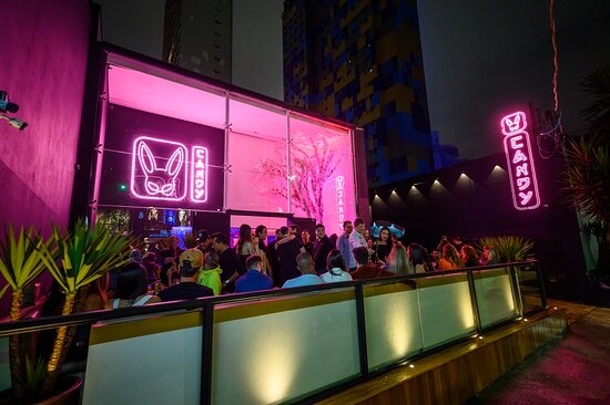 Candy Sushi Bar & Club em um de seus dias movimentados (Reprodução: Internet)
