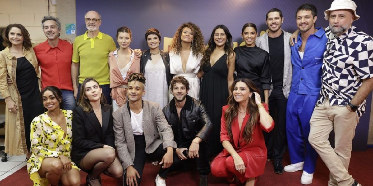 http://tvfoco.uai.com.br/wp-content/uploads/2015/05/Daniela-Mercury.jpg