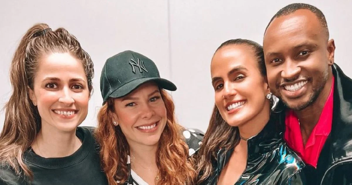 Fernanda Souza, Eduarda Porto, Carol Peixinho e Thiaguinho mostram que tem boa relação (Foto: Reprodução/ Internet)