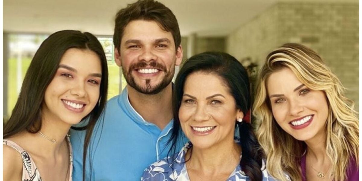 Luara Suita, Alexandre Suita, Suely Suita e Andressa Suita (Foto: Reprodução / Instagram) 