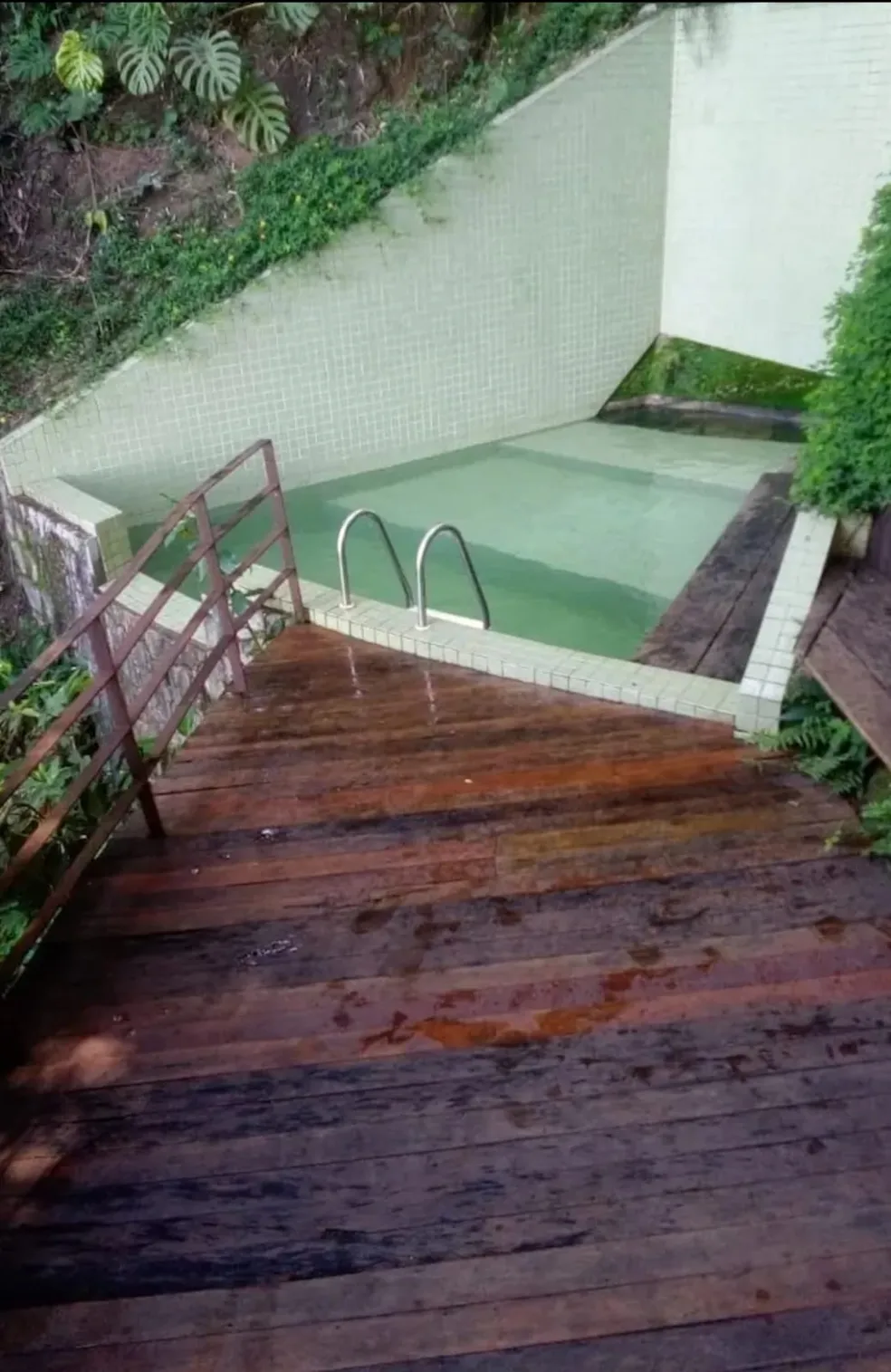 Piscina da casa do ator, Caio, no Rio de Janeiro - Foto Reprodução Internet http://tvfoco.uai.com.br/wp-content/uploads/2015/05/Daniela-Mercury.jpg