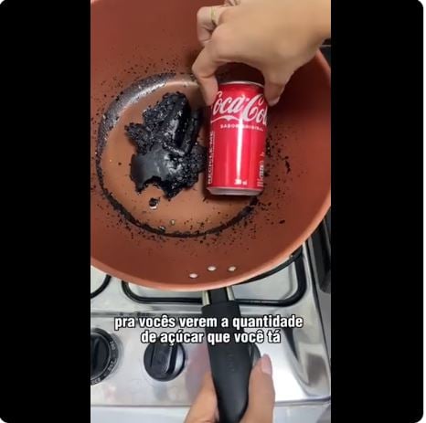 Quantidade de açúcar em uma latinha de Coca choca - Foto Reprodução Twitter Quantidade de açúcar em uma latinha de Coca choca - Foto Reprodução Twitter