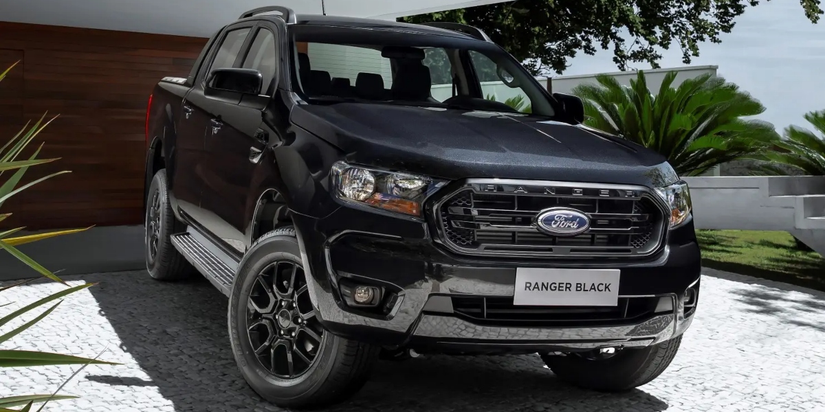 Modelo Ford Ranger Black 2023 é um dos mais desejados pelos clientes (Foto: Reprodução/Quatro Rodas)