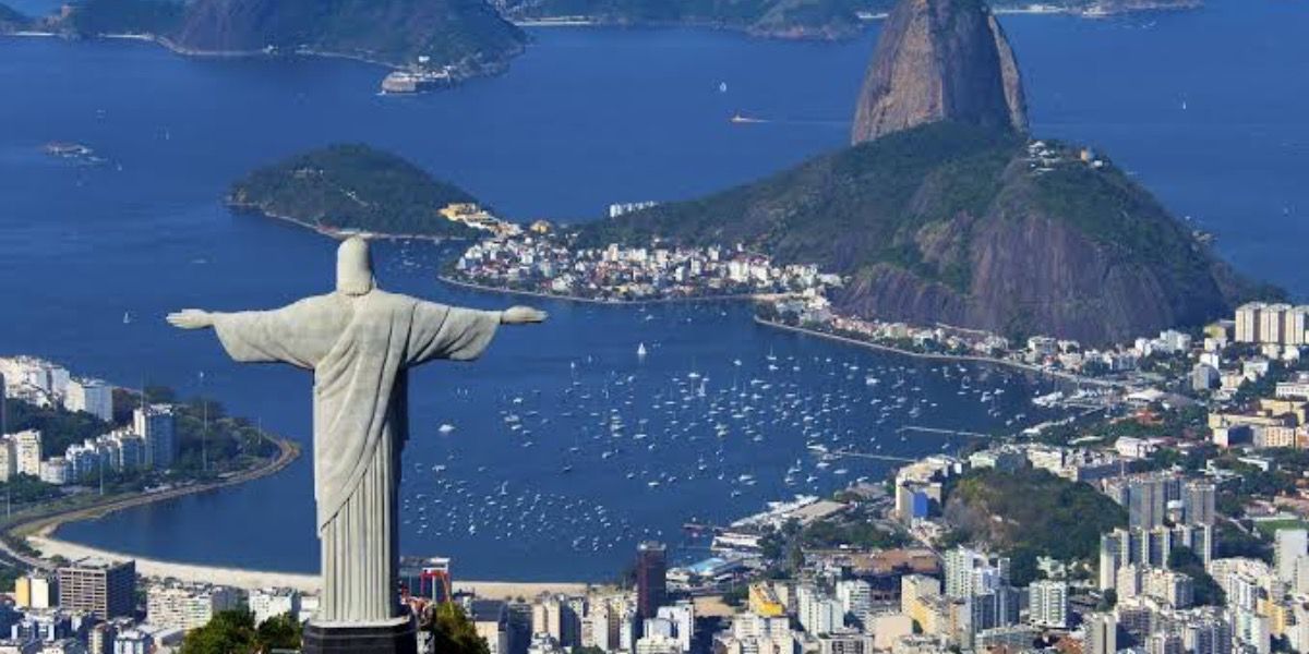 http://tvfoco.uai.com.br/wp-content/uploads/2015/05/Daniela-Mercury.jpg