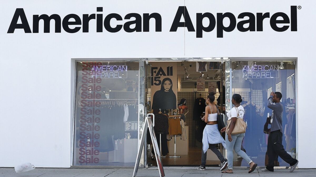 American Apparel declarou falência em 2015 e abaixou a porta de suas lojas físicas (Reprodução: Internet)