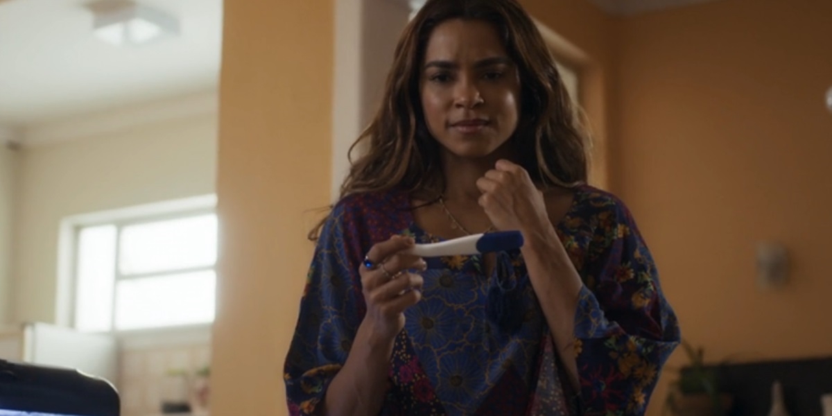 Brisa vê teste de gravidez na novela Travessia