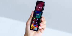 Os celulares Essential, de Andy Rubin, o mesmo criador do Android, era uma das grandes apostas do mercado, mas o produto não rendeu como era esperado e o dono declarou falência (Foto: Reprodução)
