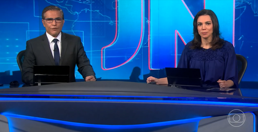 Helter Duarte e Ana Paula Araújo comandaram o Jornal Nacional (Foto: Reprodução/ Globo)