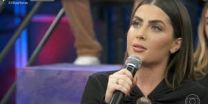 Jade Picon falou no Altas Horas sobre fase difícil em Travessia (Foto: Reprodução)