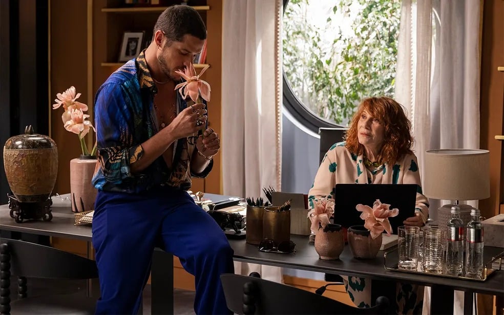 José Loreto e Renata Sorrah durante as gravações de Vai na Fé (Reprodução: Globo)