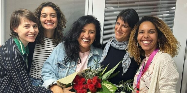 Discreta, Regina Casé faz rara aparição pública acompanhada, após anos de relação amorosa Discreta, Regina Casé faz rara aparição pública acompanhada, após anos de relação amorosa