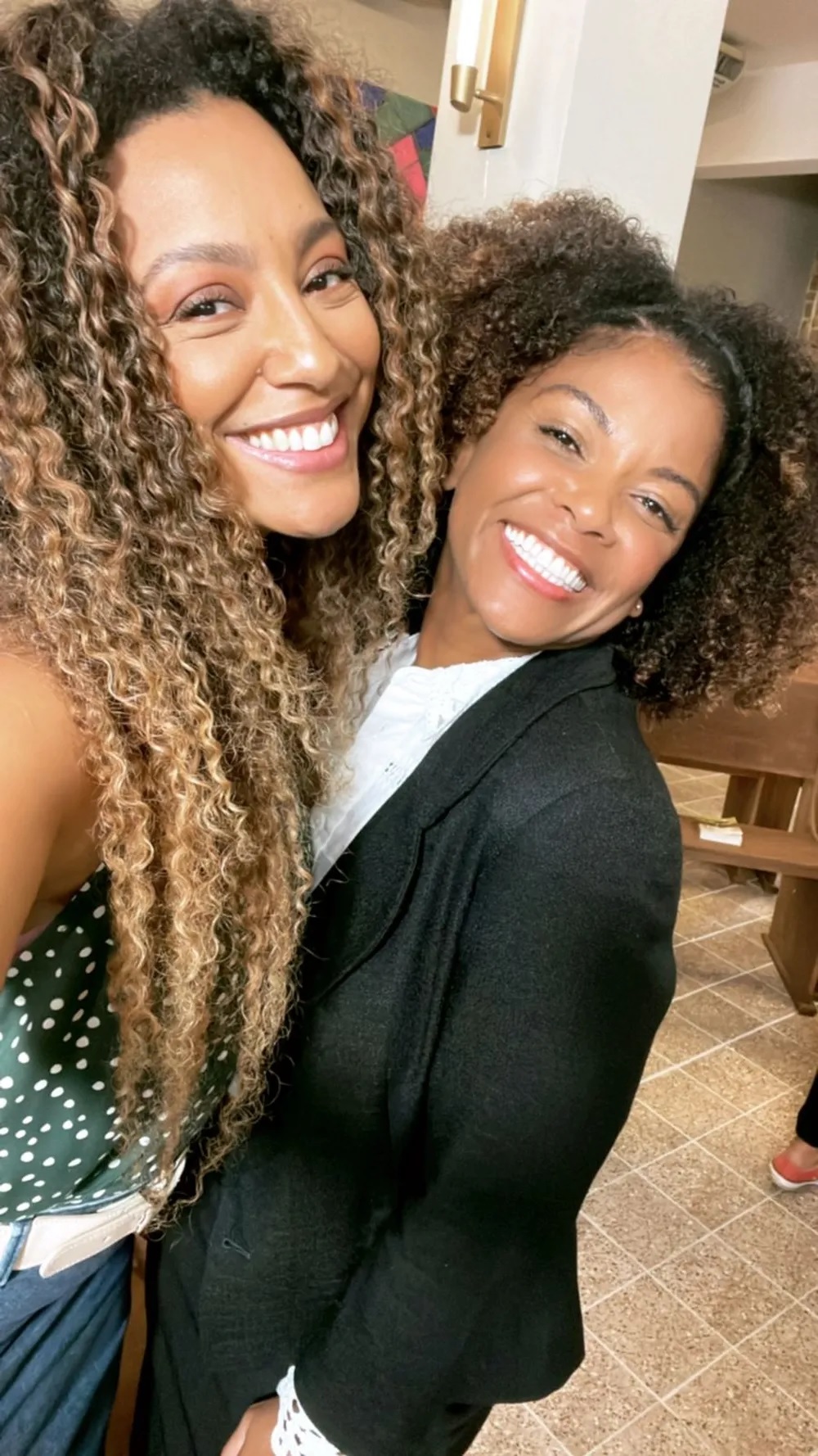 atrizes Heloisa Jorge e Sheron Menezzes